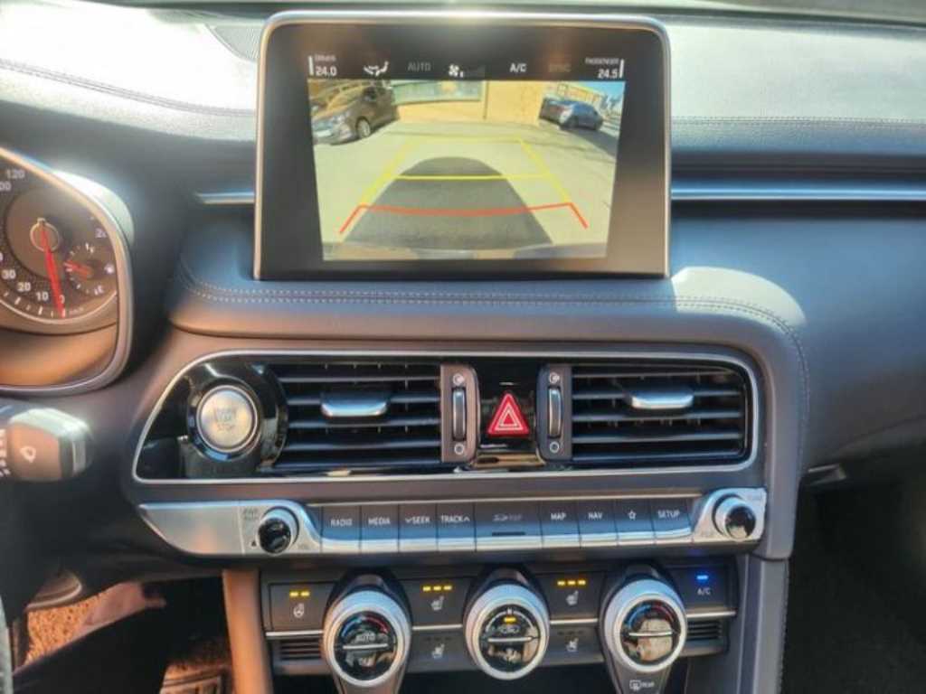 Genesis G70 - Vista 11