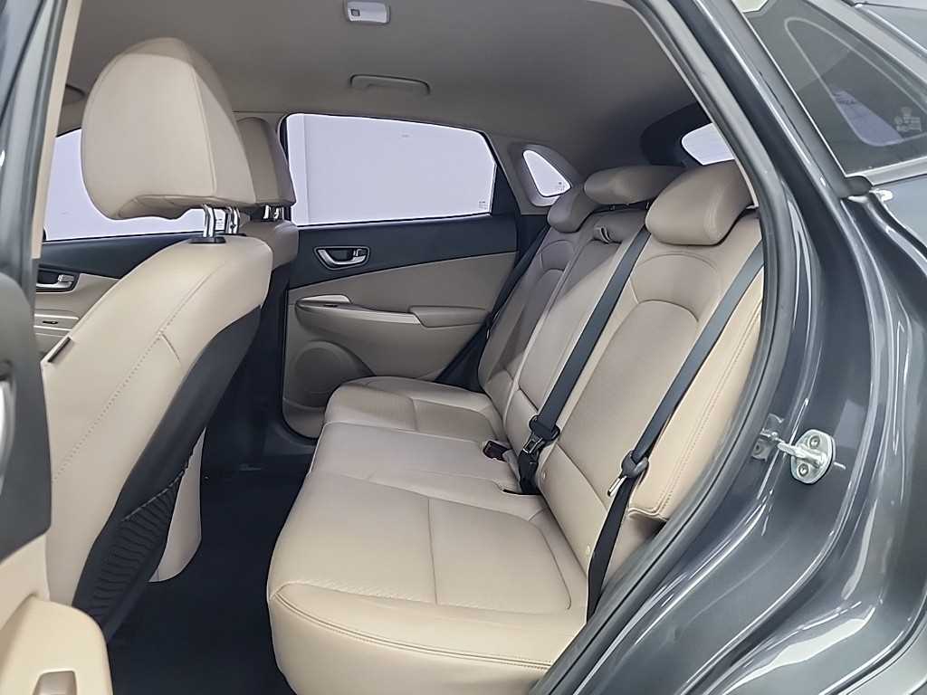 HYUNDAI Kona - Vista 12