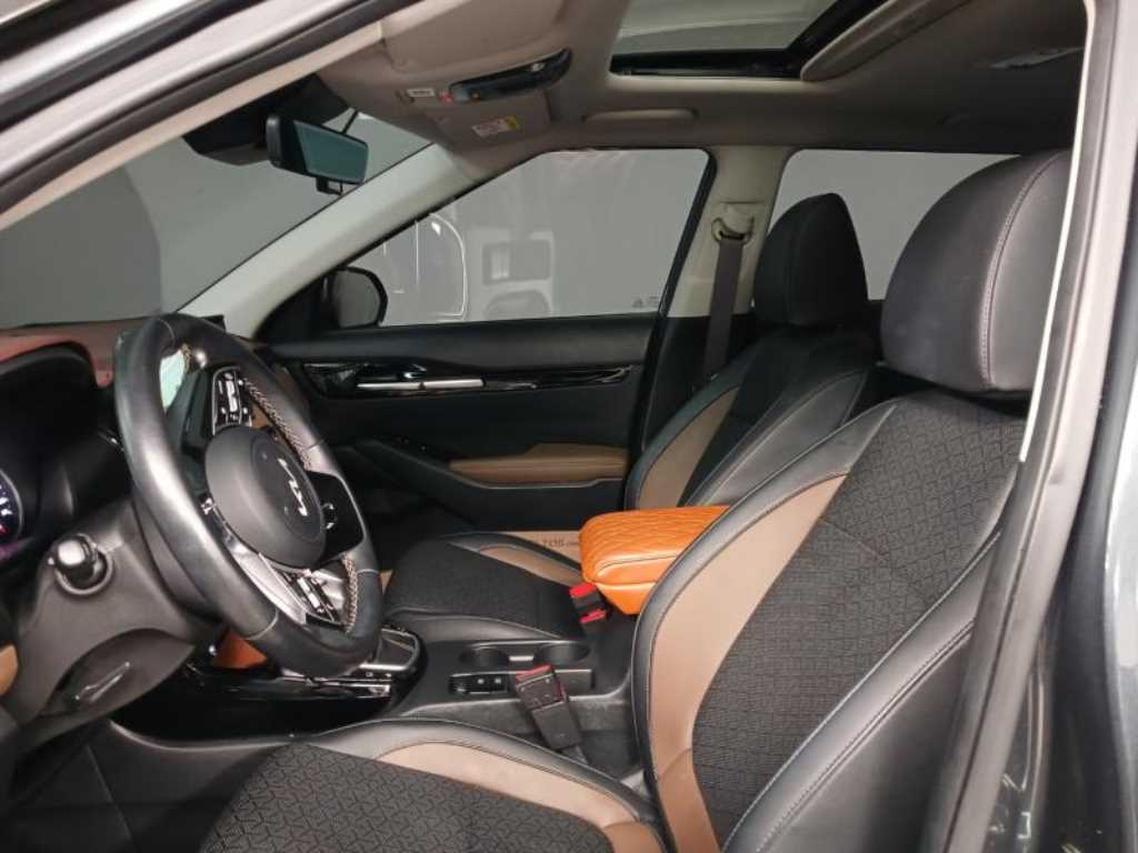 KIA Seltos - Vista 7