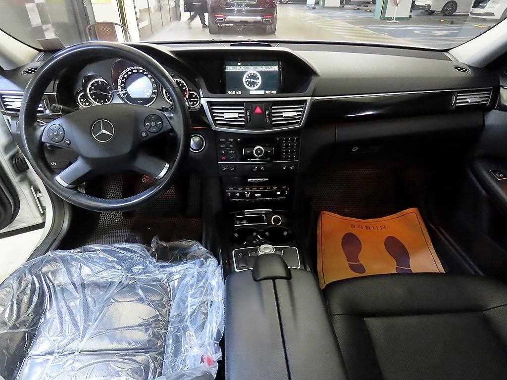 Mercedes Benz E class - Vista 10