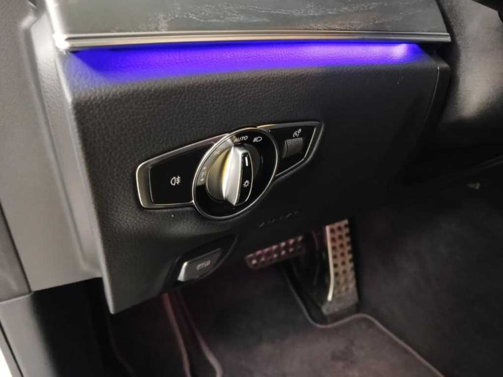 Mercedes Benz E class - Vista 12