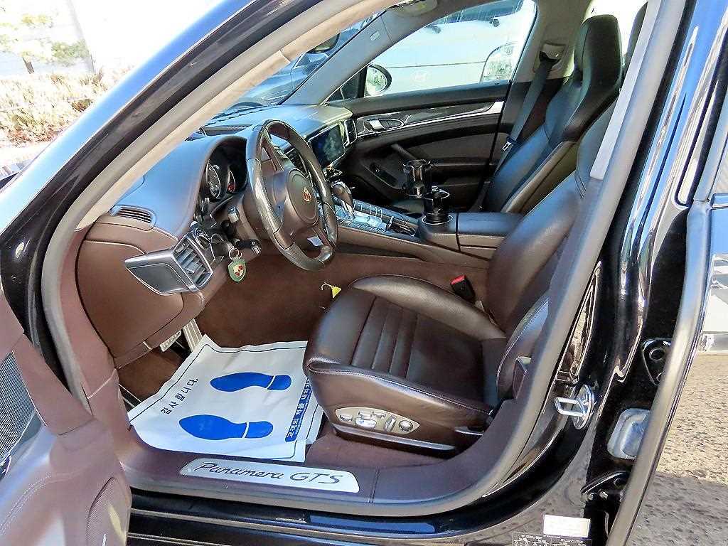 Porsche Panamera - Vista 5