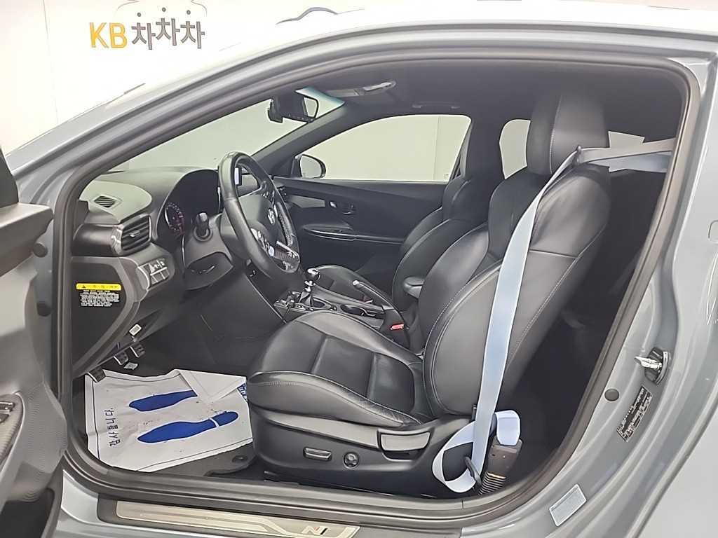 HYUNDAI Veloster - Vista 11