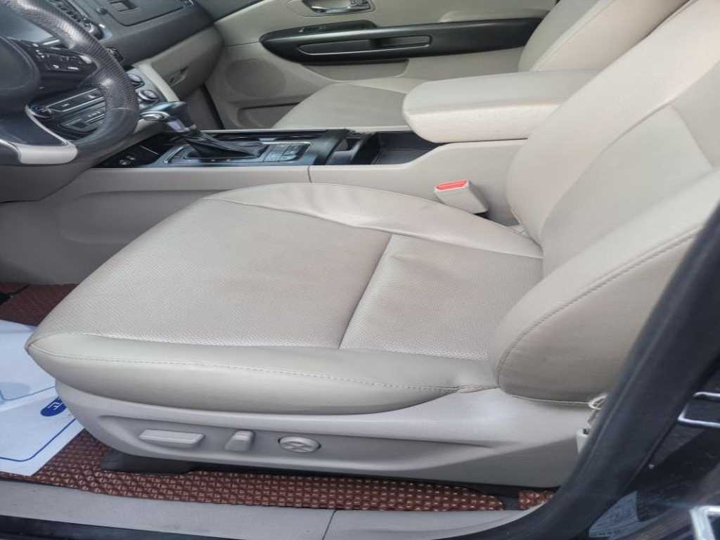 KIA Carnival - Vista 5