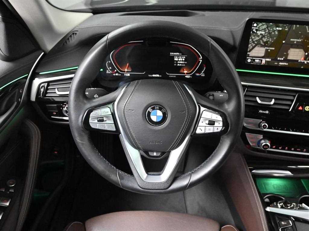 BMW 5 Series 2023 Negro - Importación desde Corea - HF Imports Iquique - Foto 13