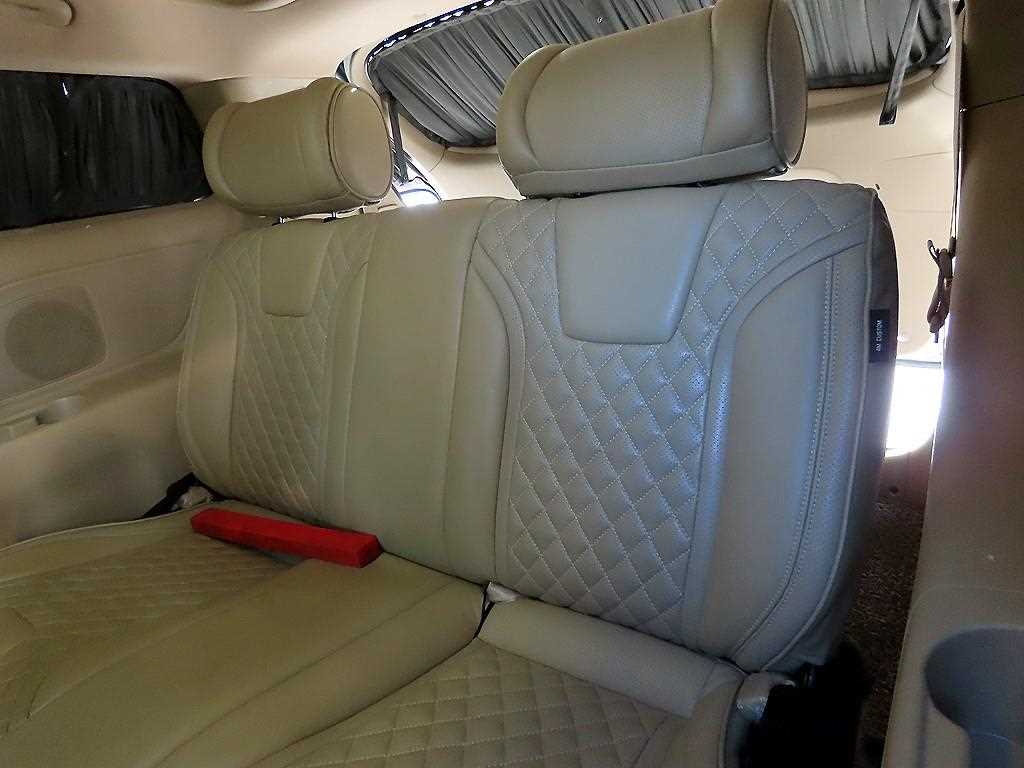 KIA Carnival - Vista 7