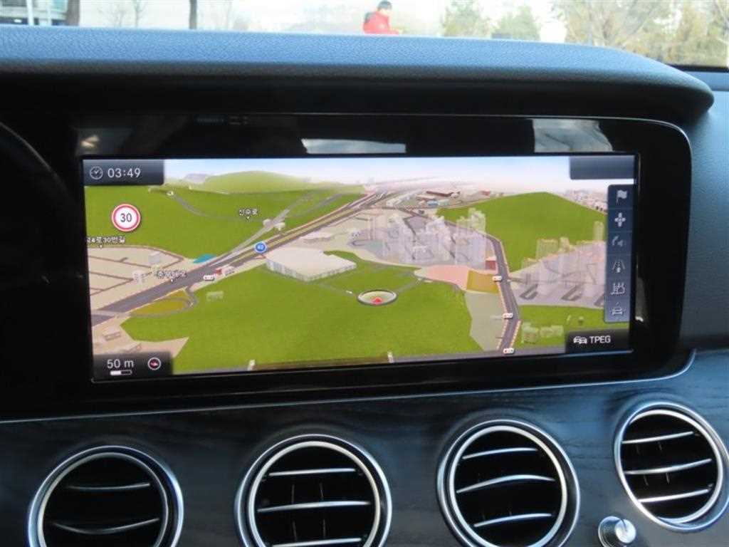 Mercedes Benz E class - Vista 9