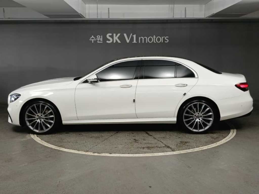 Mercedes Benz E class - Vista 3