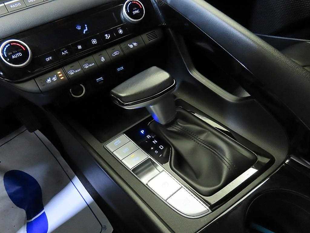 HYUNDAI Avante - Vista 12