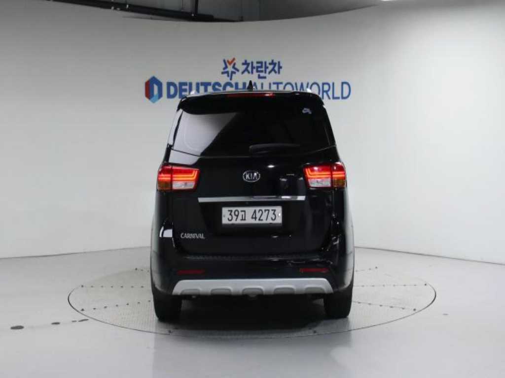 KIA Carnival - Vista 4