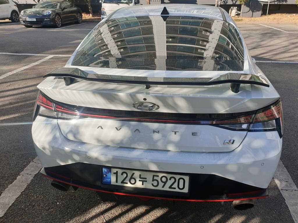 HYUNDAI Avante - Vista 4