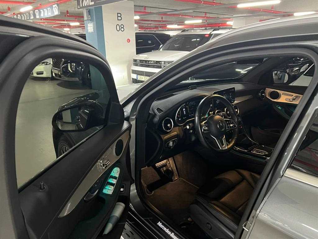 Mercedes Benz GLC Class - Vista 5