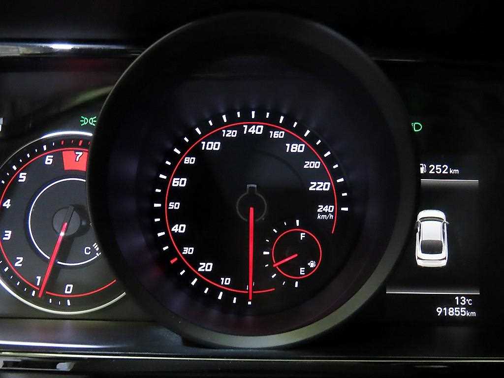 HYUNDAI Avante - Vista 9