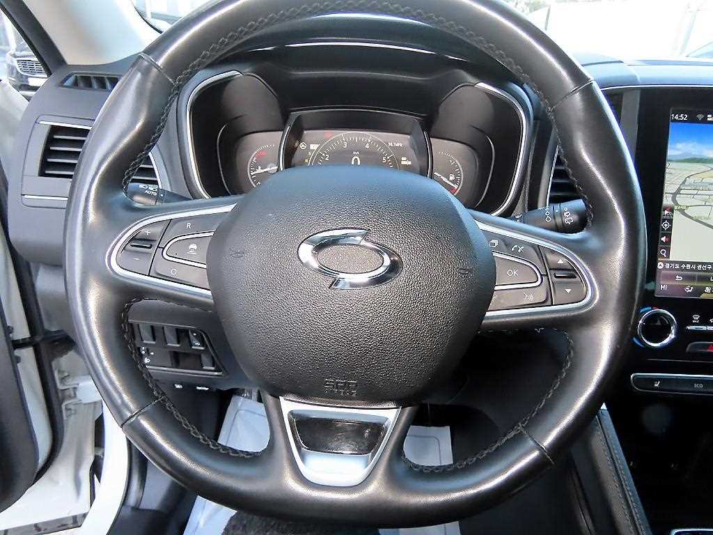 SAMSUNG QM6 - Vista 8