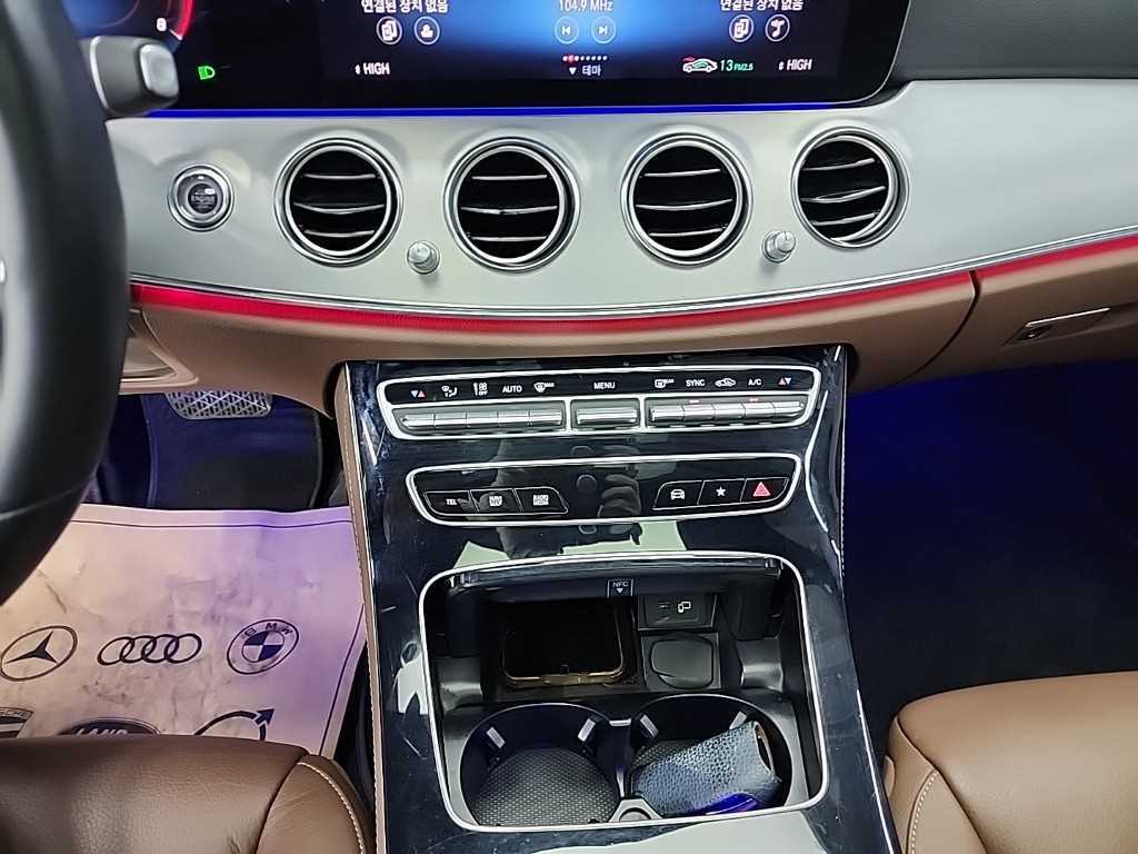 Mercedes Benz E class - Vista 10