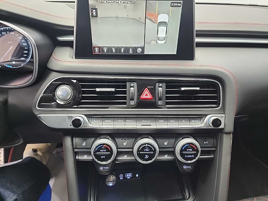 Genesis G70 - Vista 10