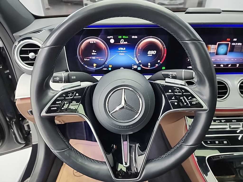 Mercedes Benz E class - Vista 9