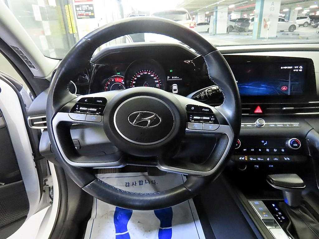 HYUNDAI Avante - Vista 8