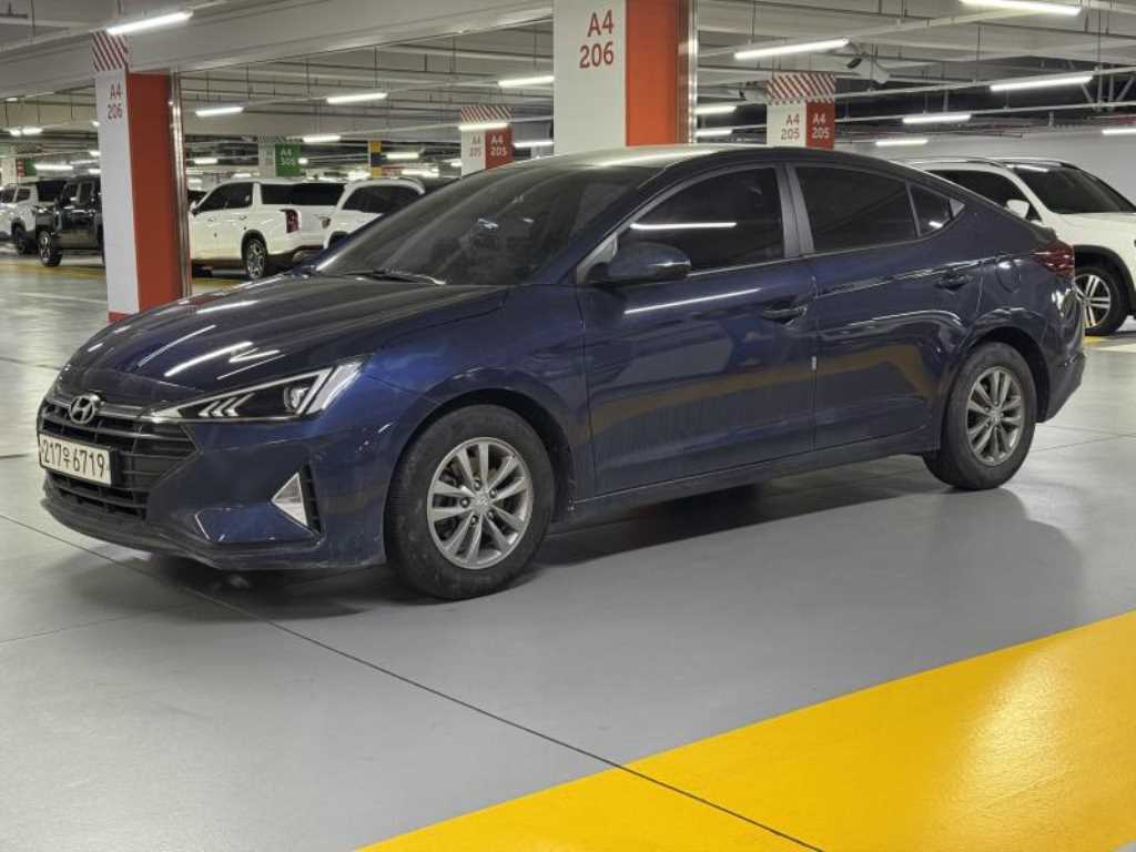 HYUNDAI Avante - Vista 2