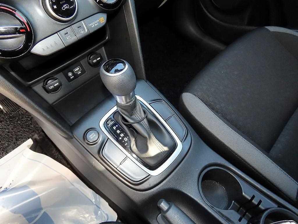 HYUNDAI Kona - Vista 10