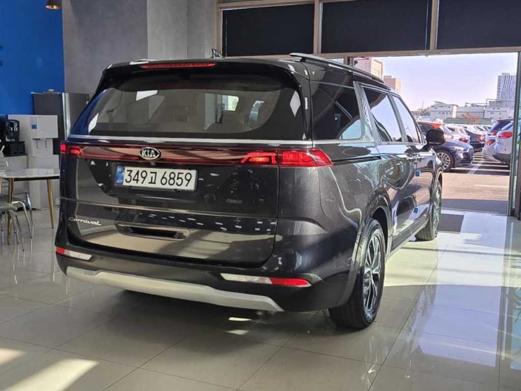 KIA Carnival - Vista 6