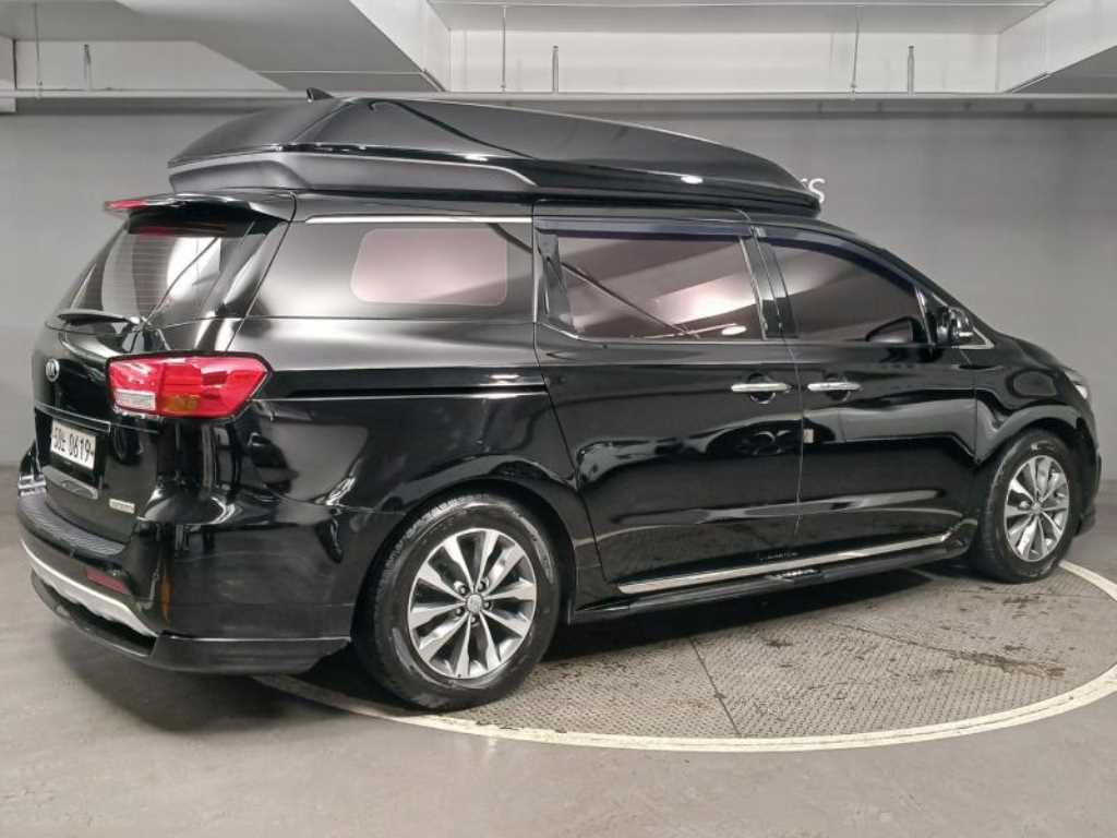 KIA Carnival - Vista 4