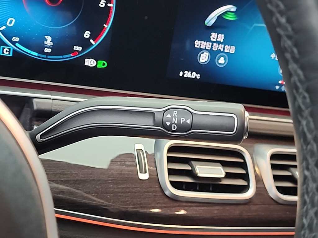 Mercedes Benz GLE Class - Vista 8