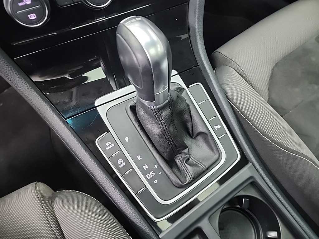 Volkswagen Golf - Vista 8