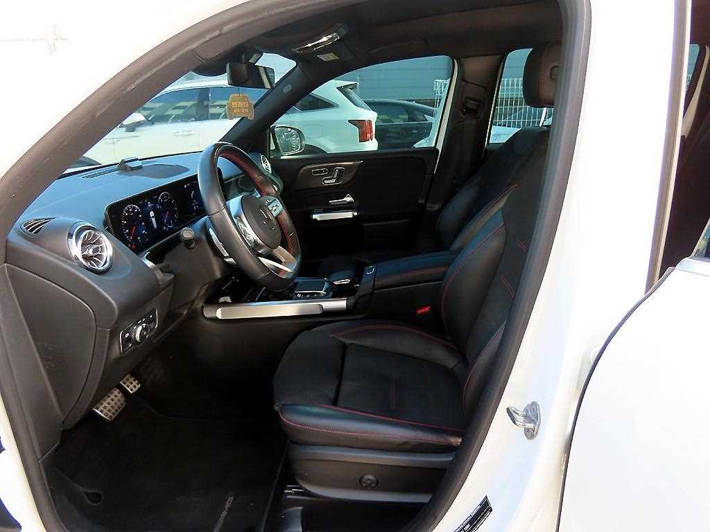 Mercedes Benz GLB Class - Vista 5