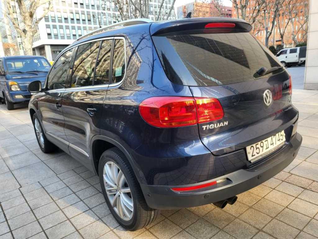 Volkswagen Tiguan - Vista 4