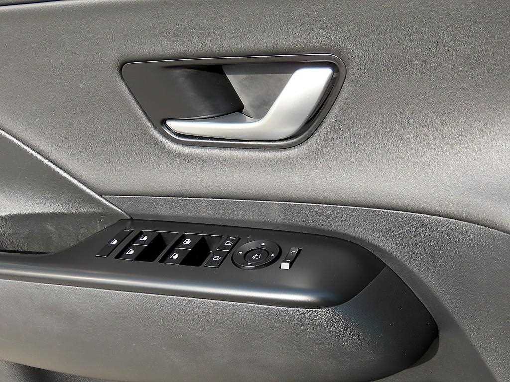 HYUNDAI Kona - Vista 11