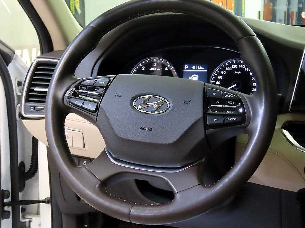 HYUNDAI Grandeur - Vista 9