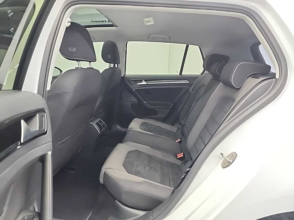 Volkswagen Golf - Vista 12