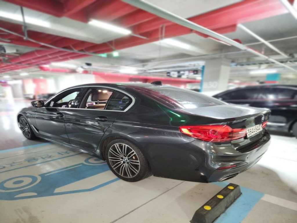 BMW 5 Series - Vista 5