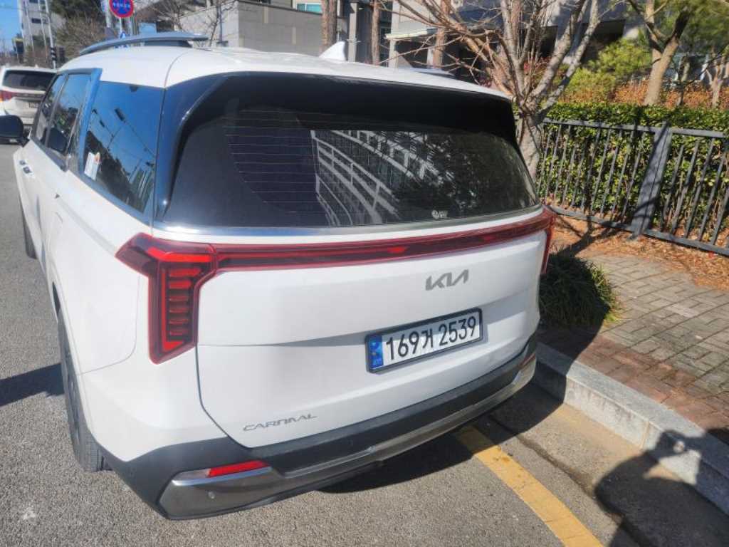 KIA Carnival - Vista 3