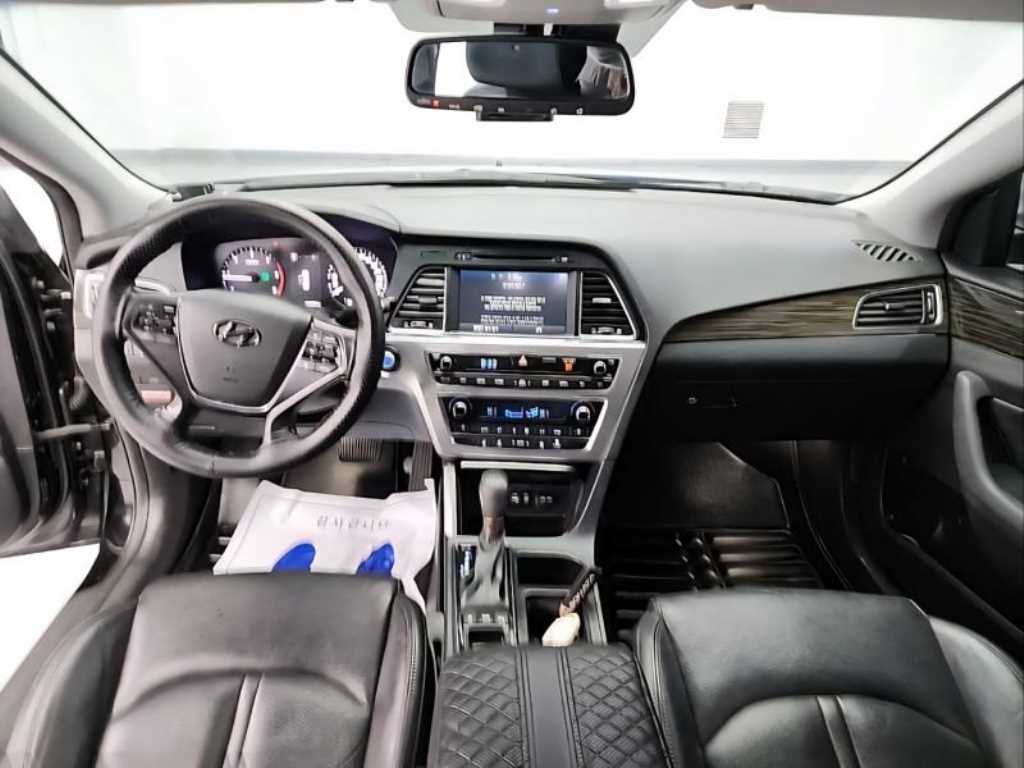 HYUNDAI Sonata - Vista 6