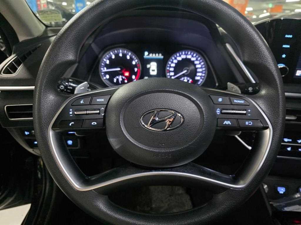 HYUNDAI Sonata - Vista 7