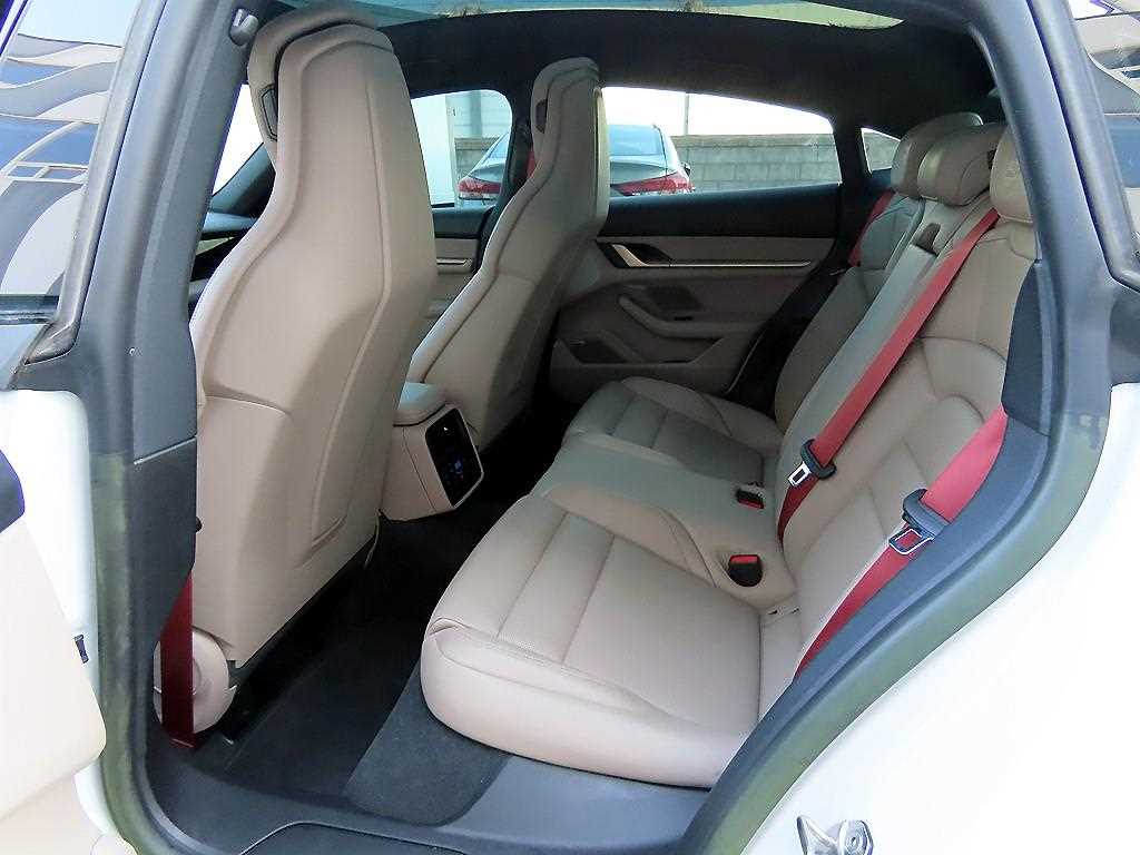 Porsche Taycan - Vista 6