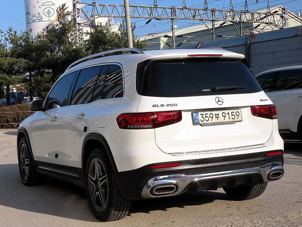 Mercedes Benz GLB Class - Vista 3