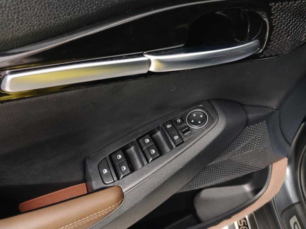 KIA Seltos - Vista 9