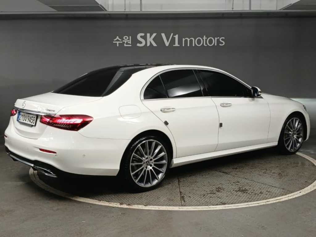 Mercedes Benz E class - Vista 4