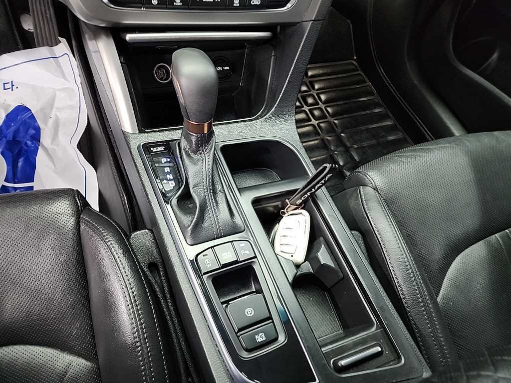 HYUNDAI Sonata - Vista 7