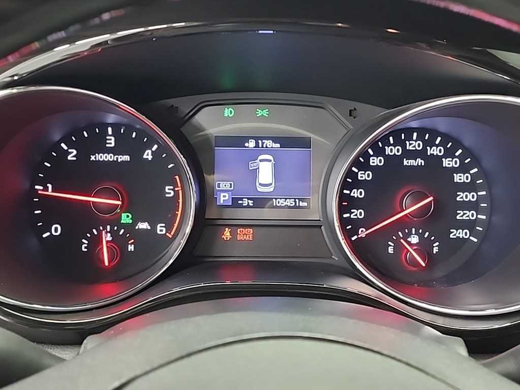 KIA Carnival - Vista 6
