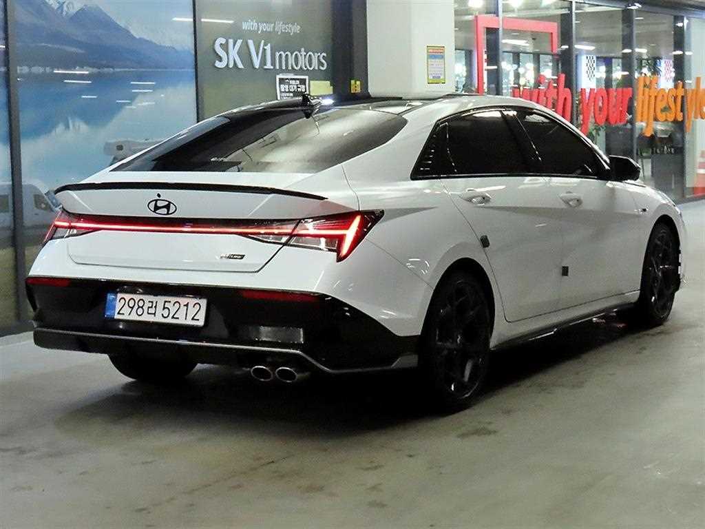 HYUNDAI Avante - Vista 4