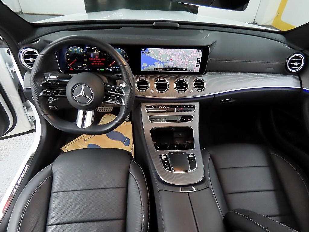 Mercedes Benz E class - Vista 7