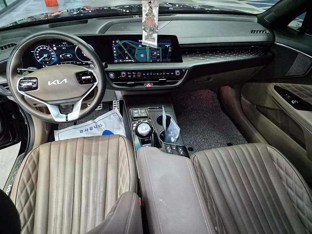KIA K8 - Vista 8