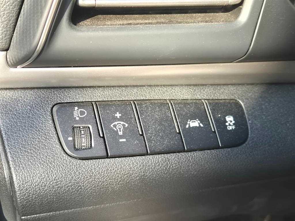 HYUNDAI Avante - Vista 10