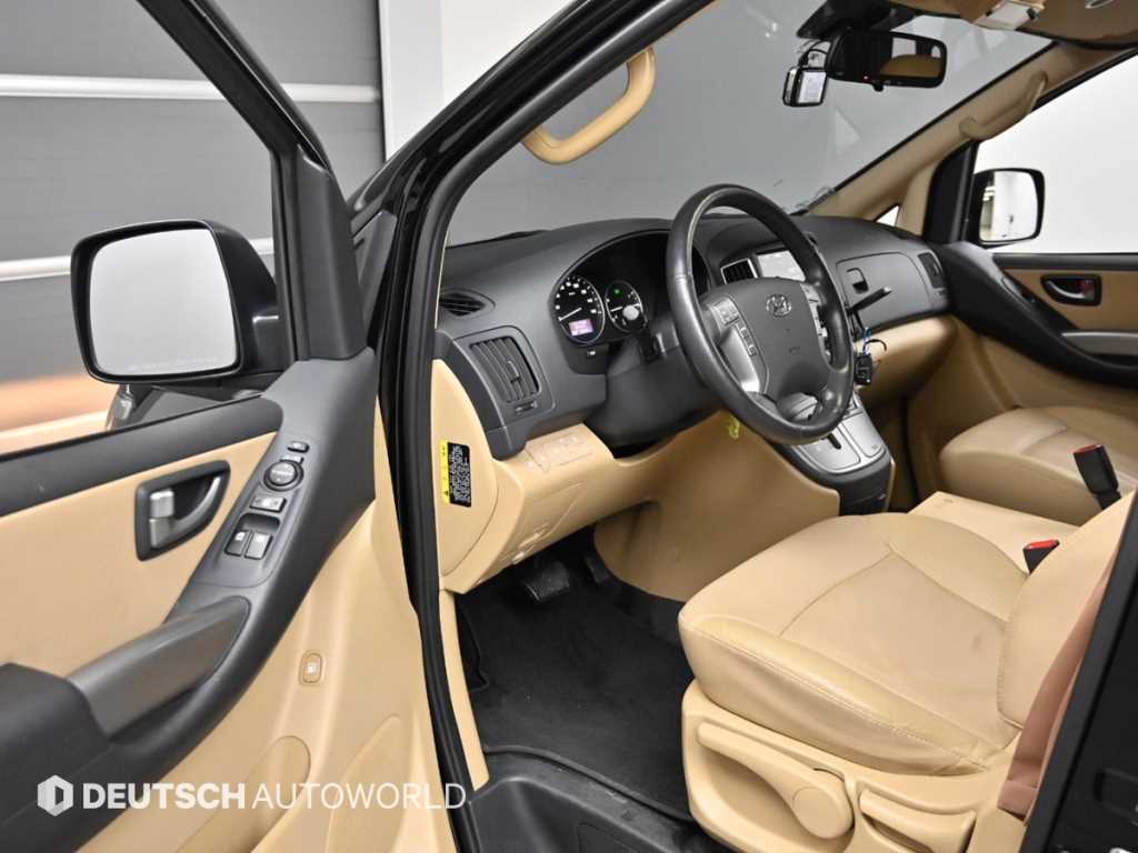 HYUNDAI Starex - Vista 11