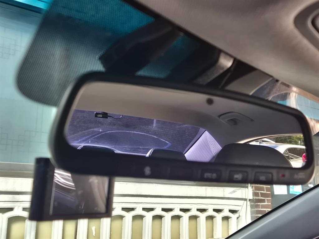 HYUNDAI Avante - Vista 12