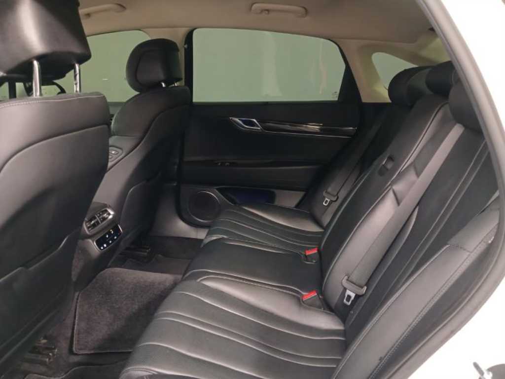 Genesis G80 - Vista 8